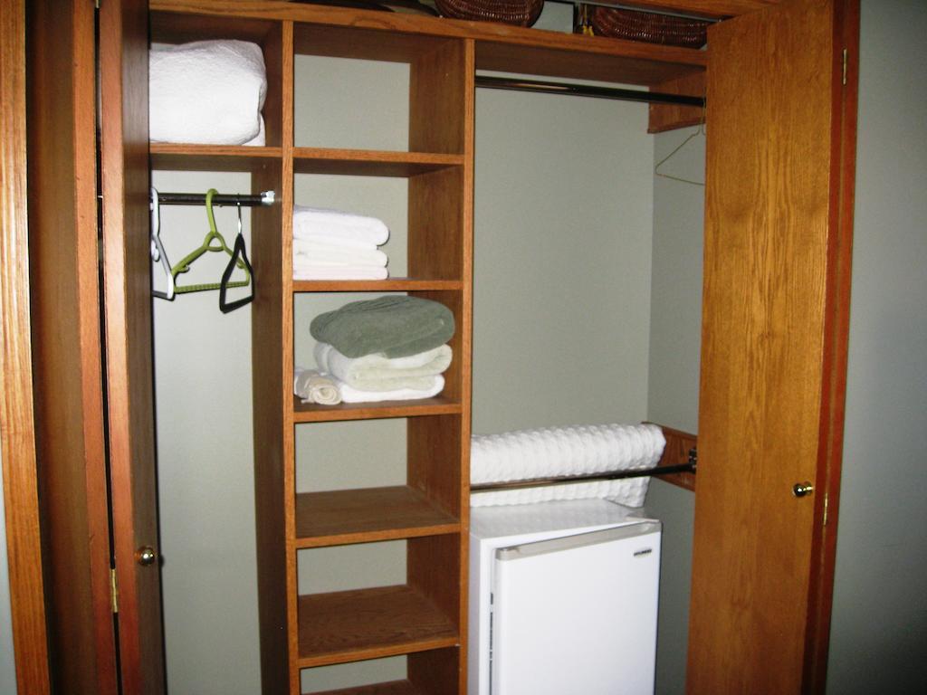 Mcdougall Lane Bed & Breakfast Drumheller Esterno foto