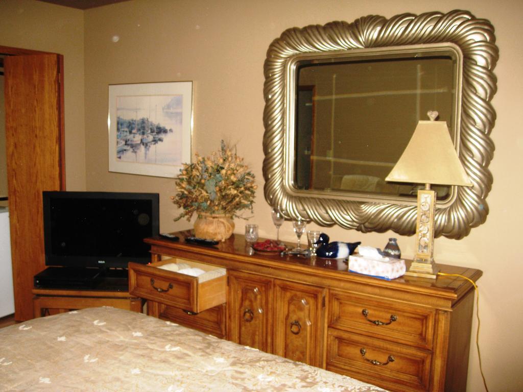 Mcdougall Lane Bed & Breakfast Drumheller Esterno foto