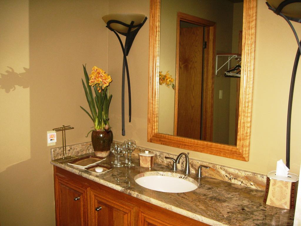 Mcdougall Lane Bed & Breakfast Drumheller Esterno foto