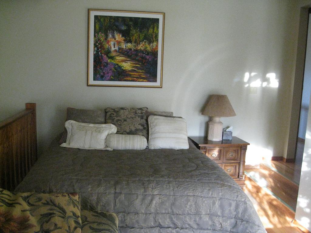Mcdougall Lane Bed & Breakfast Drumheller Esterno foto