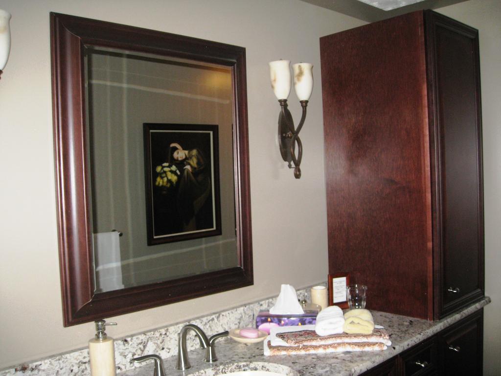 Mcdougall Lane Bed & Breakfast Drumheller Esterno foto