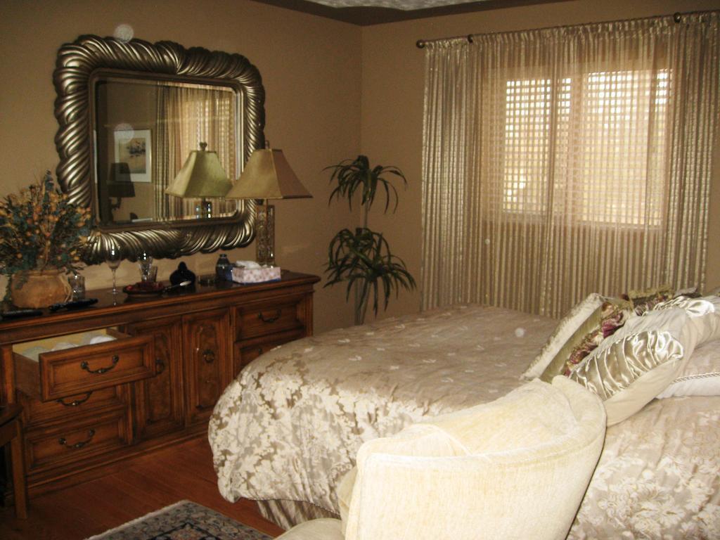 Mcdougall Lane Bed & Breakfast Drumheller Esterno foto
