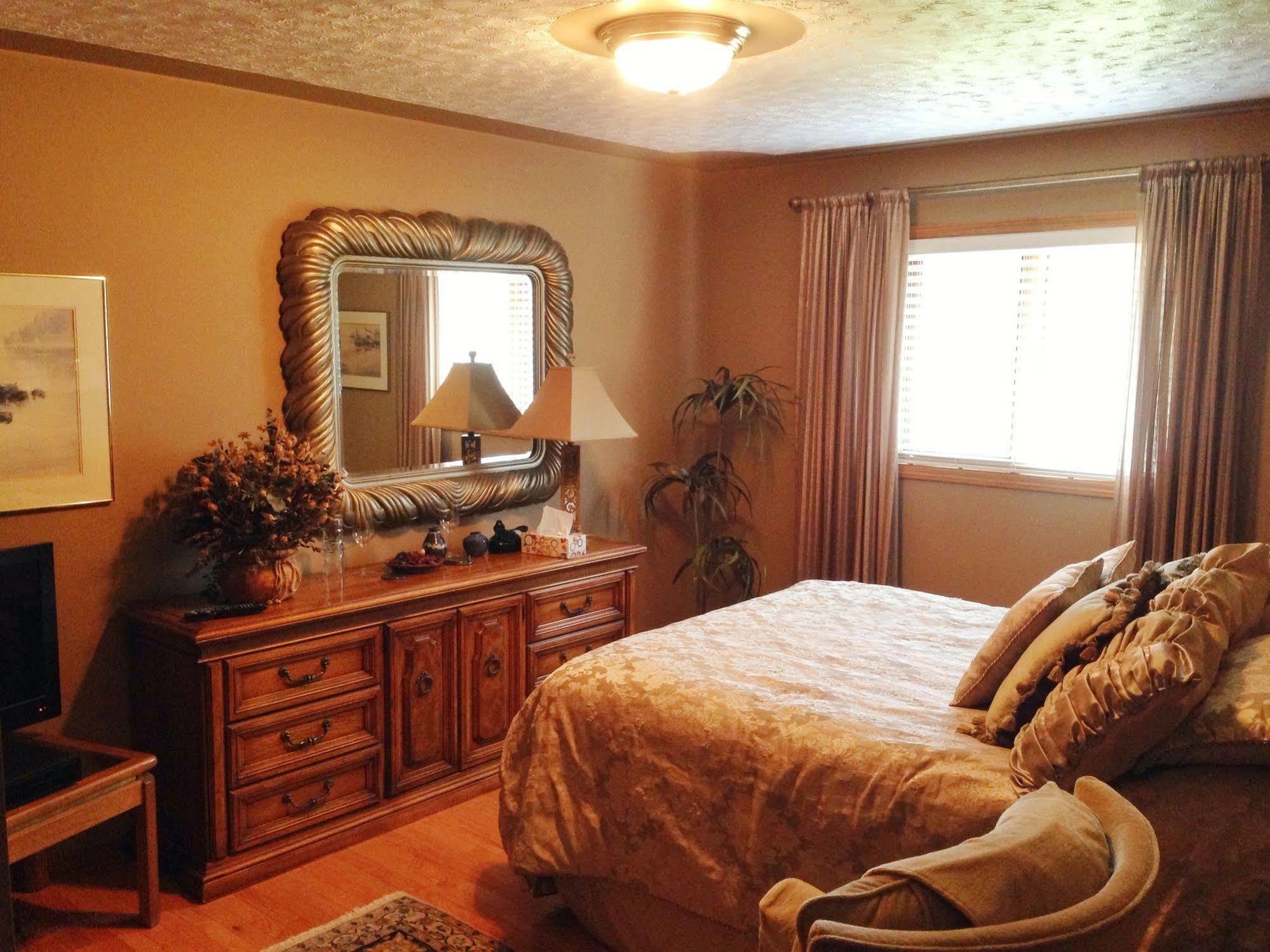 Mcdougall Lane Bed & Breakfast Drumheller Esterno foto