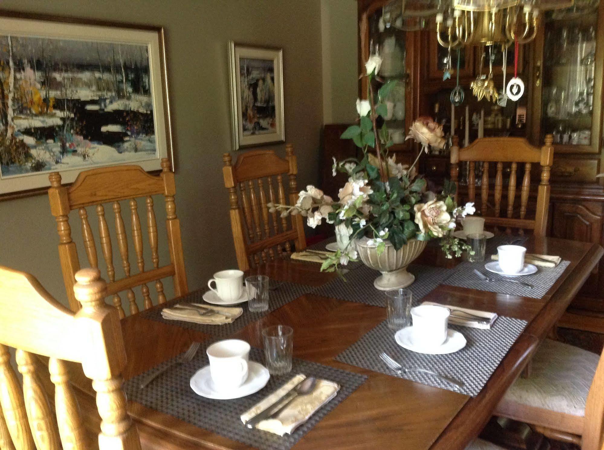 Mcdougall Lane Bed & Breakfast Drumheller Esterno foto
